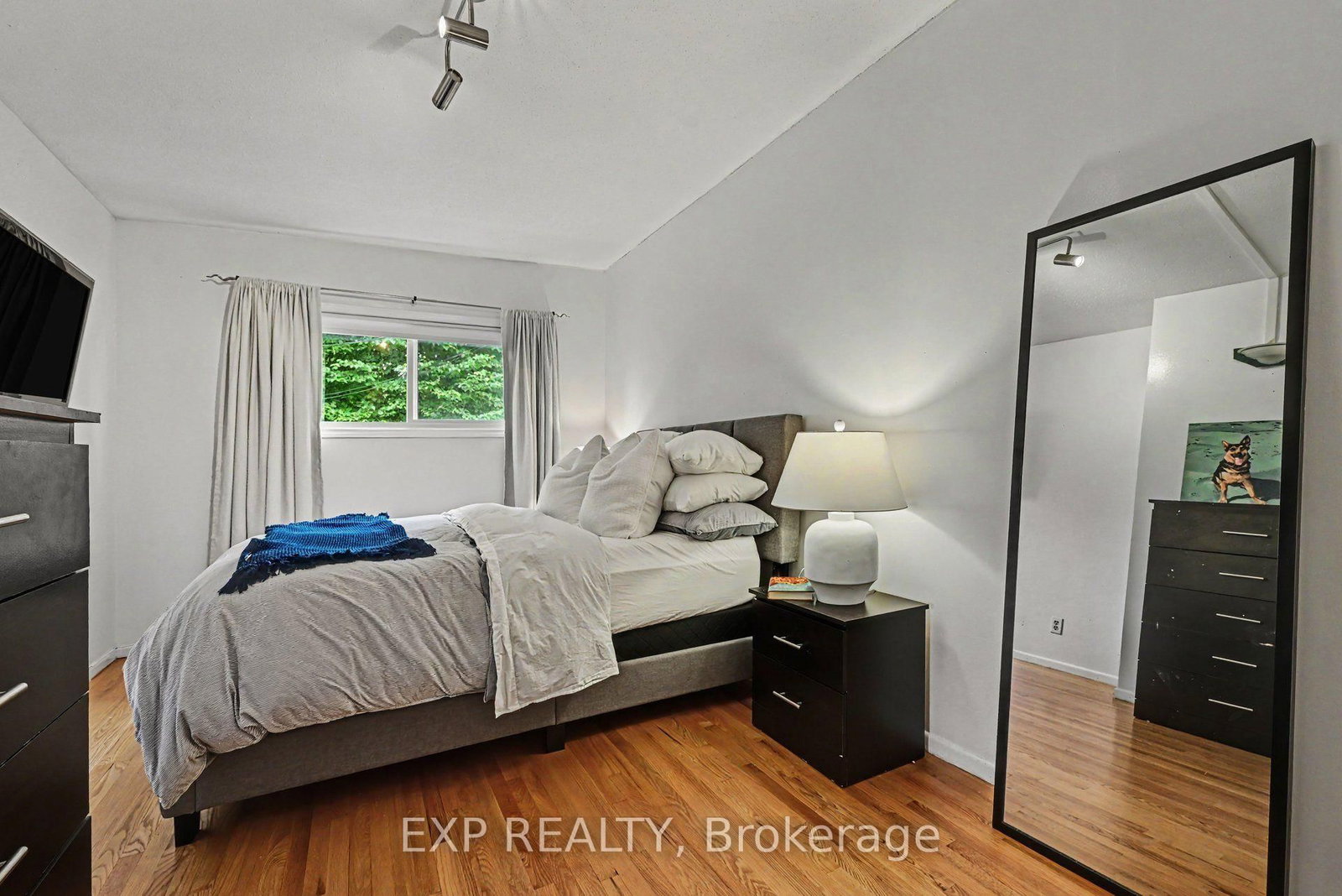 2385 Walkley Road • Ottawa, ON photo 17