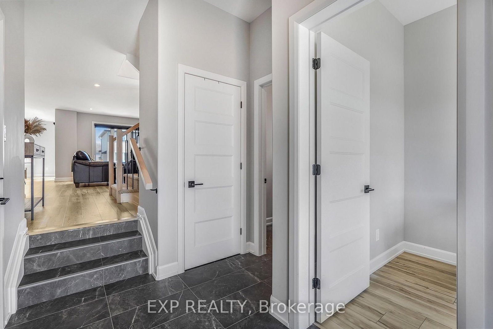 1202 Montblanc Crescent • Russell, ON photo 5