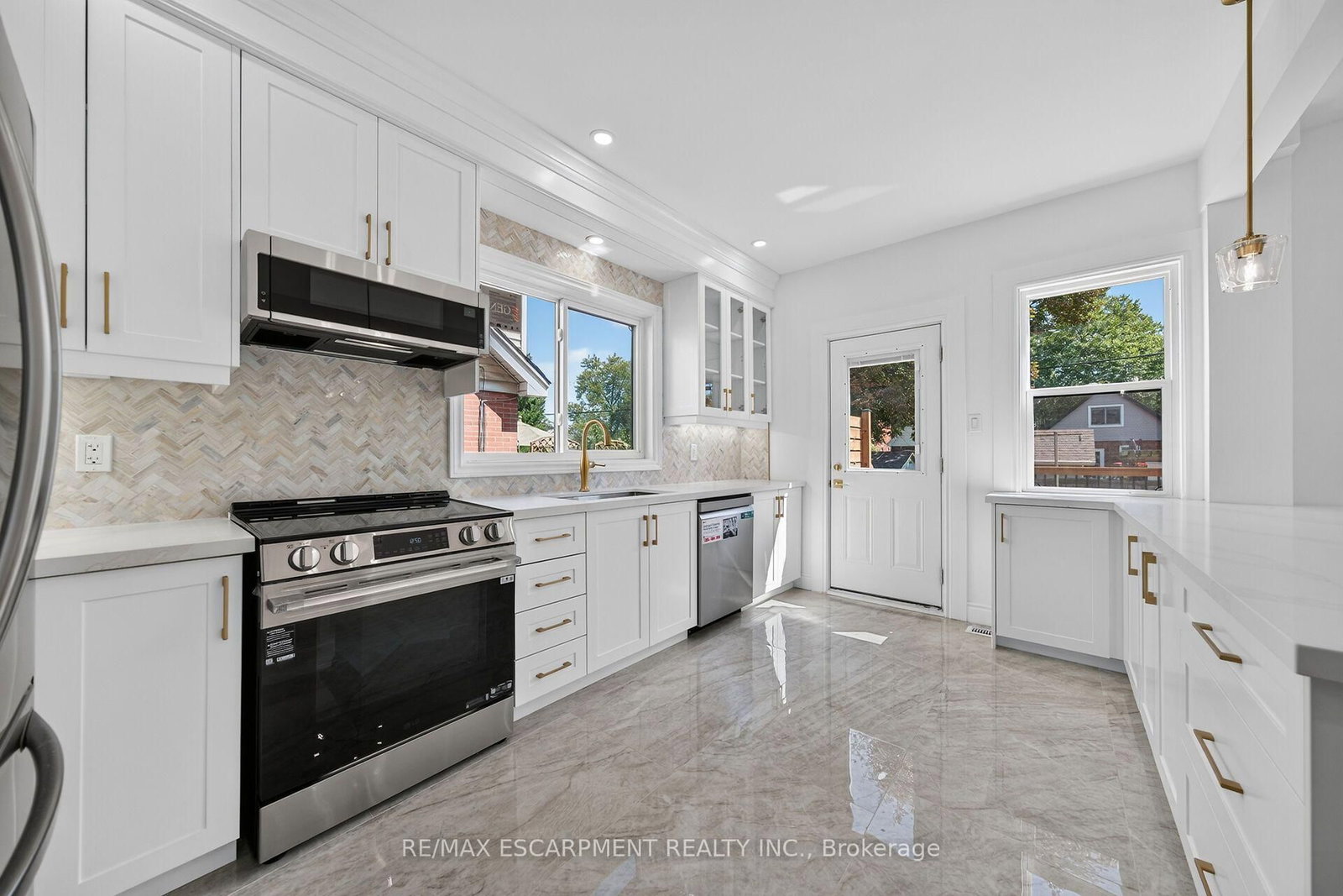 229 Park Row S • Hamilton, ON photo 14