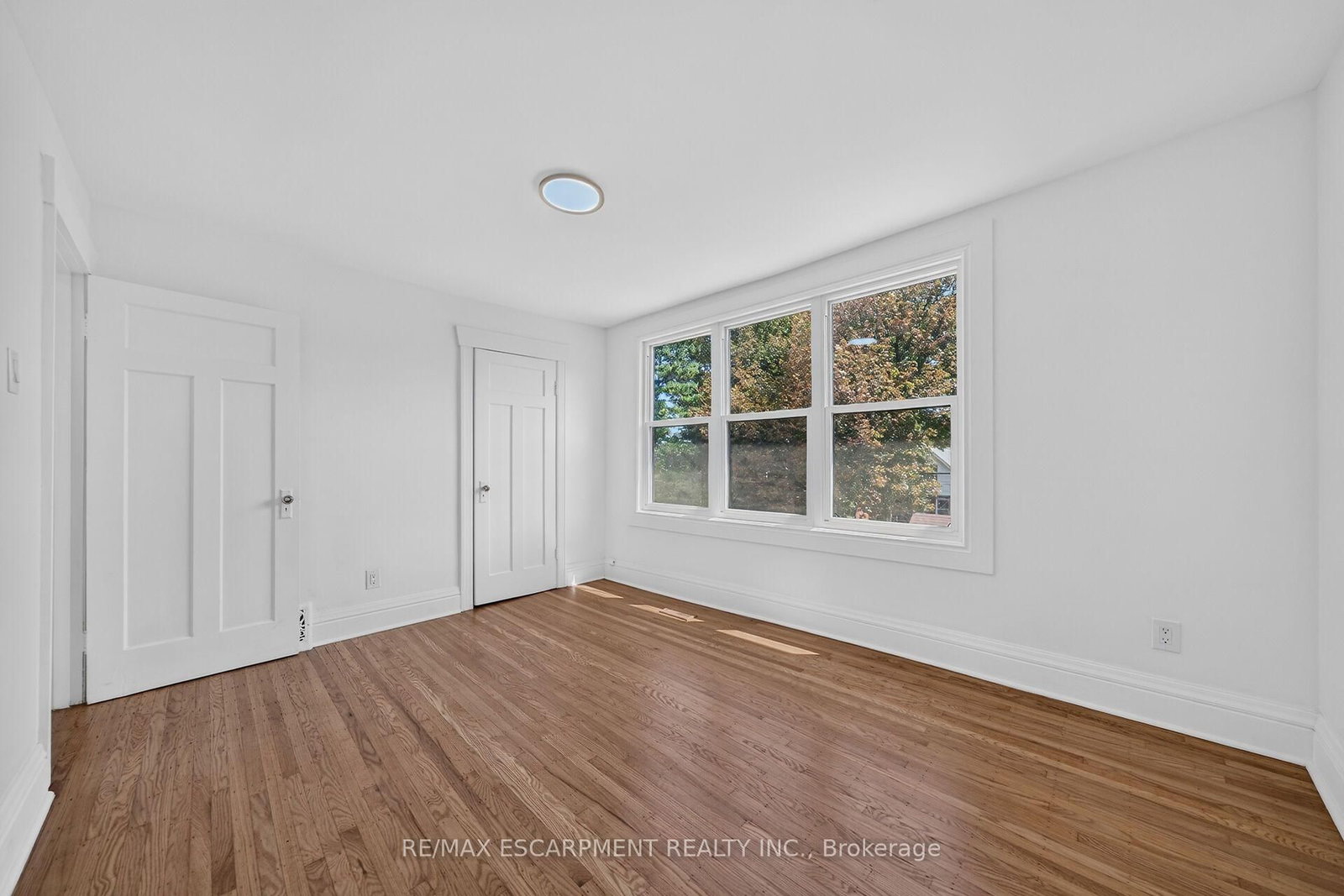 229 Park Row S • Hamilton, ON photo 28