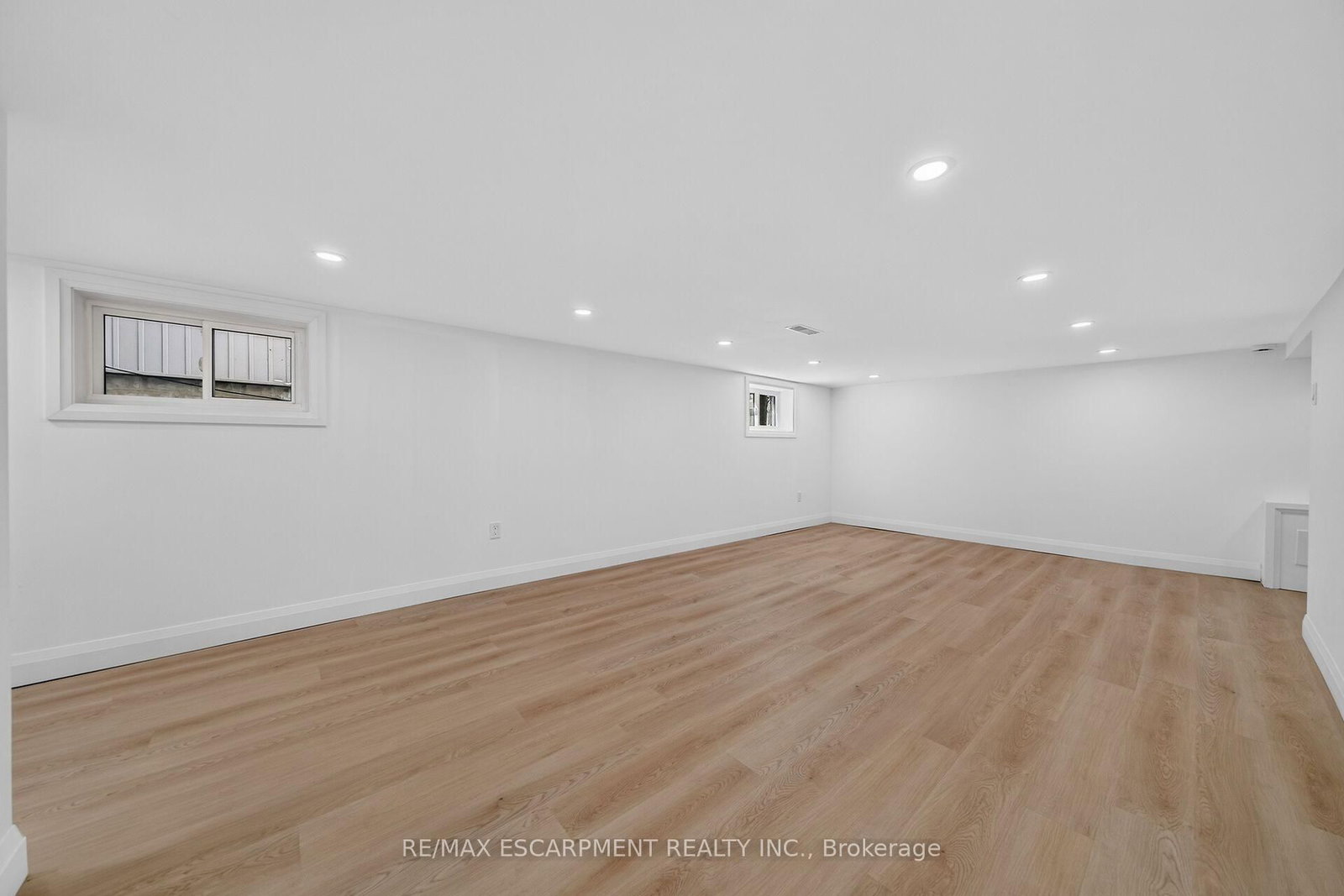 229 Park Row S • Hamilton, ON photo 37