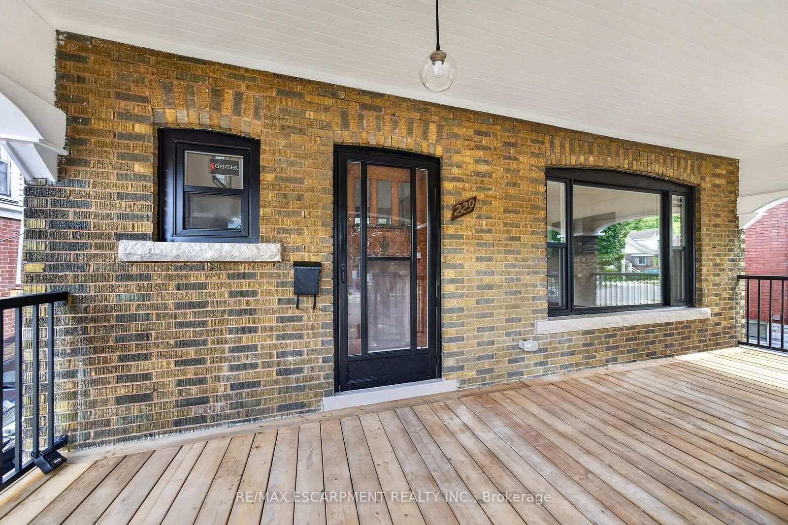 229 Park Row S • Hamilton, ON photo 5