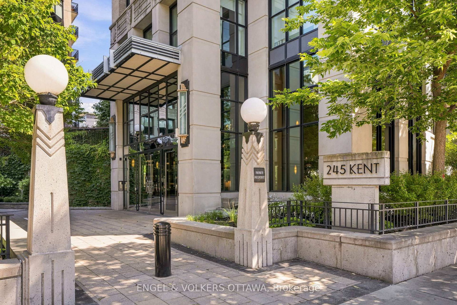 245 Kent Street • #1009 • Ottawa, ON photo 1