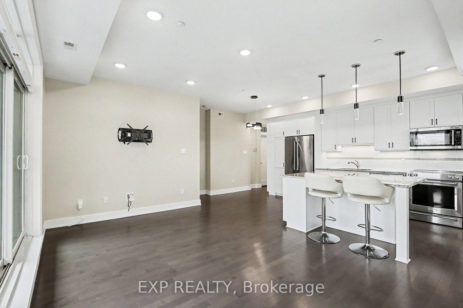 615 Longfields Drive • #405 • Ottawa, ON photo 9
