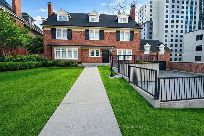 653 Talbot Street