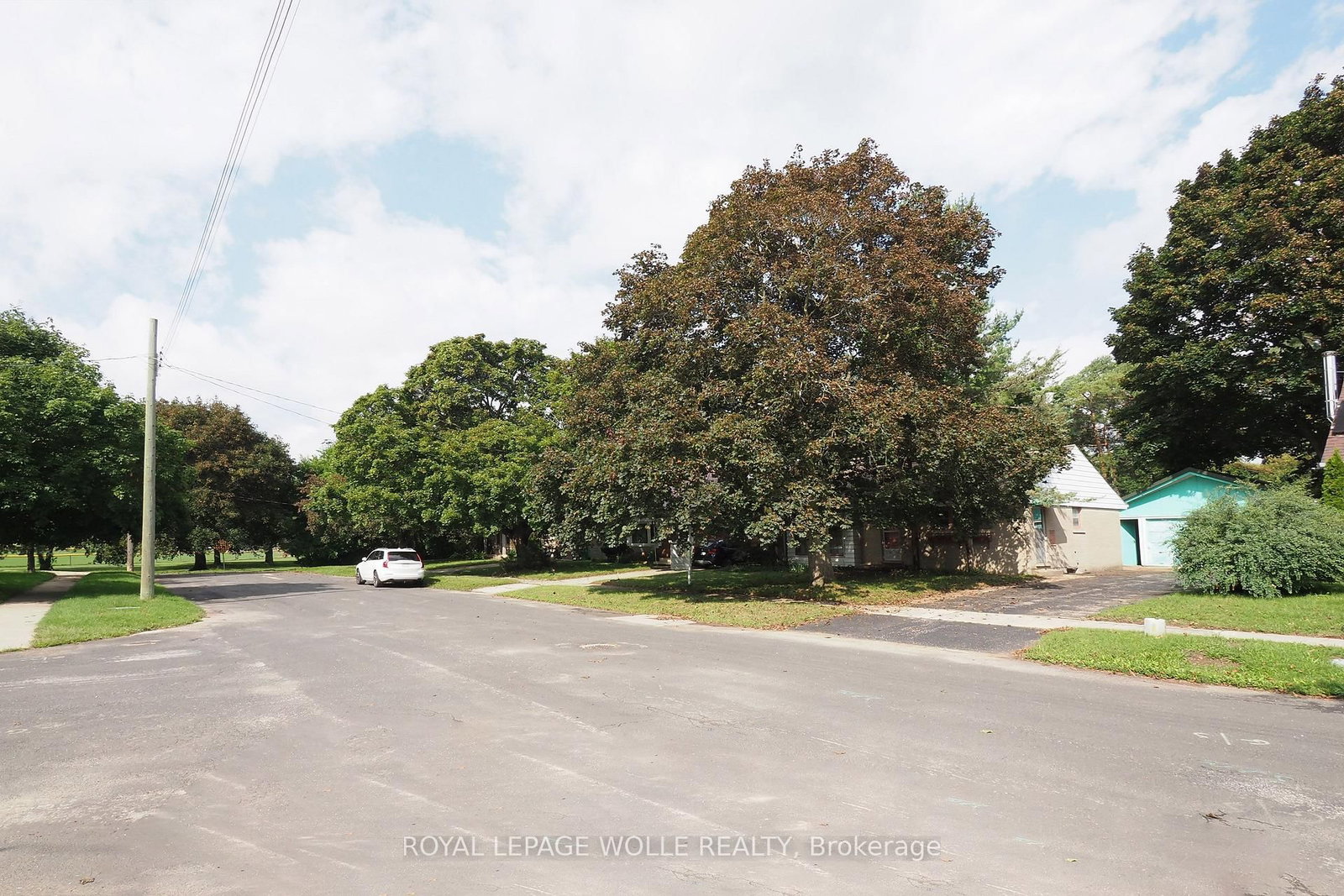 12 Oakwood Avenue • Kitchener, ON photo 5