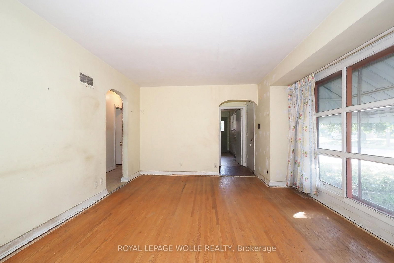 12 Oakwood Avenue • Kitchener, ON photo 8