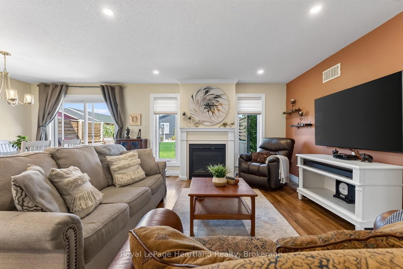 12 Windward Way N