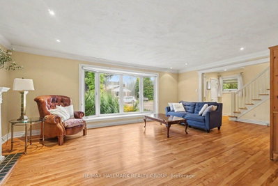 1236 Amesbrooke Drive • Ottawa, ON photo 5