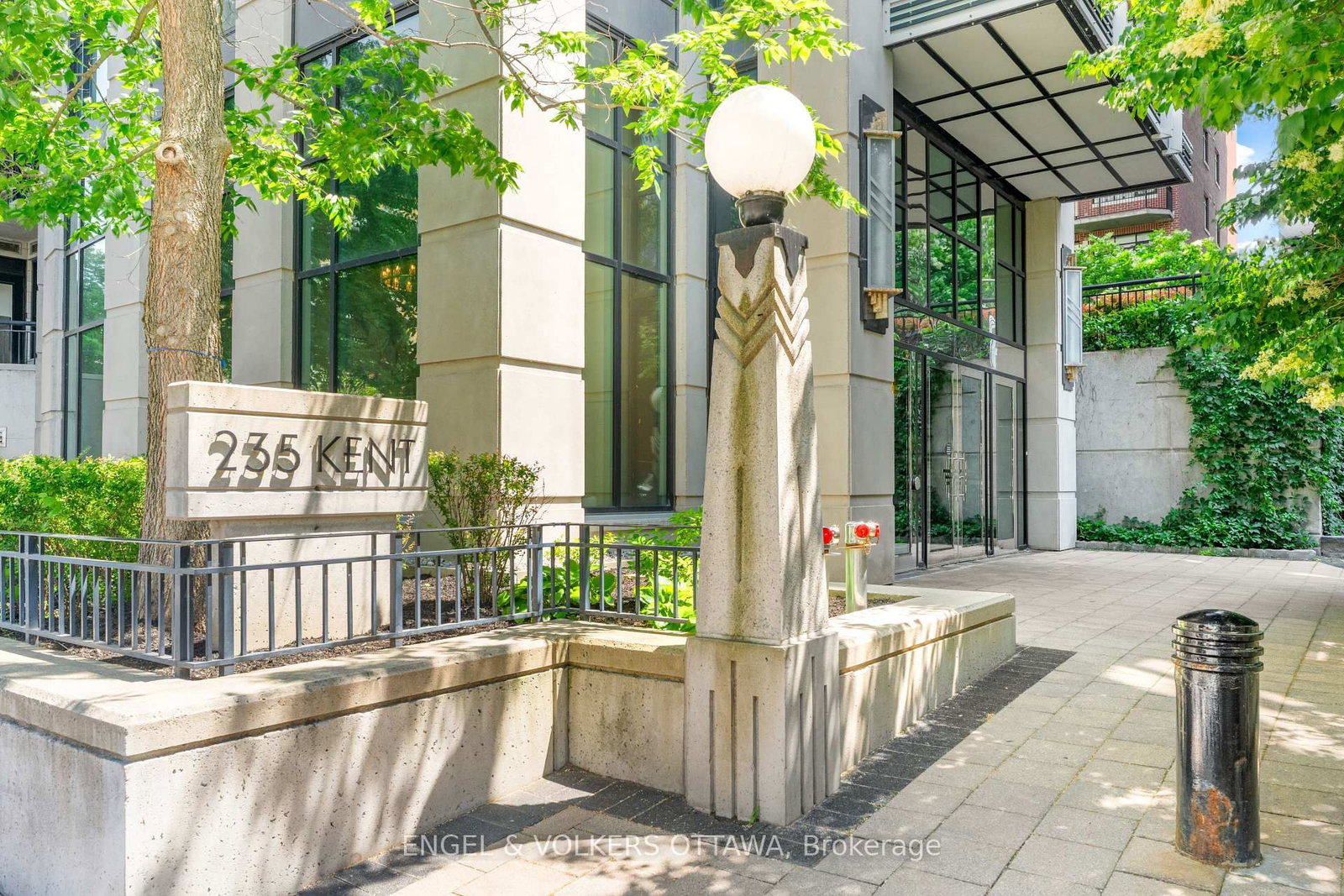 235 Kent Street • #711 • Ottawa, ON photo 2