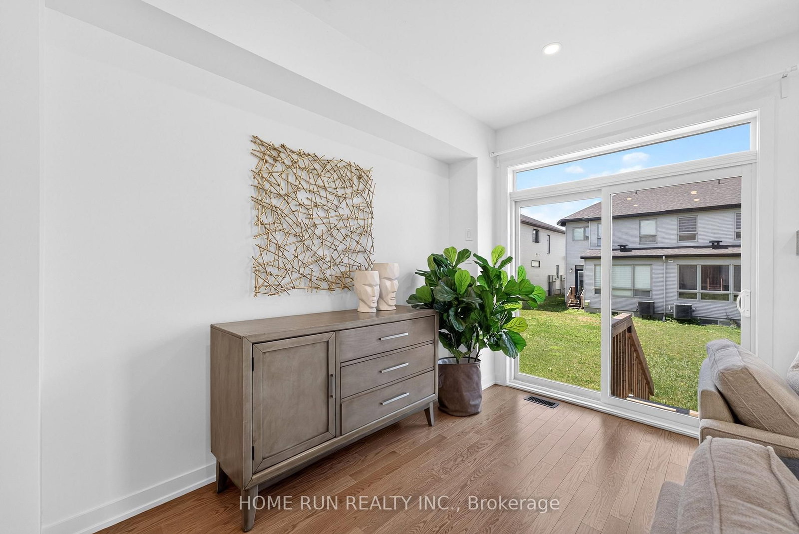 216 Trumpeter Acres • Ottawa, ON photo 11