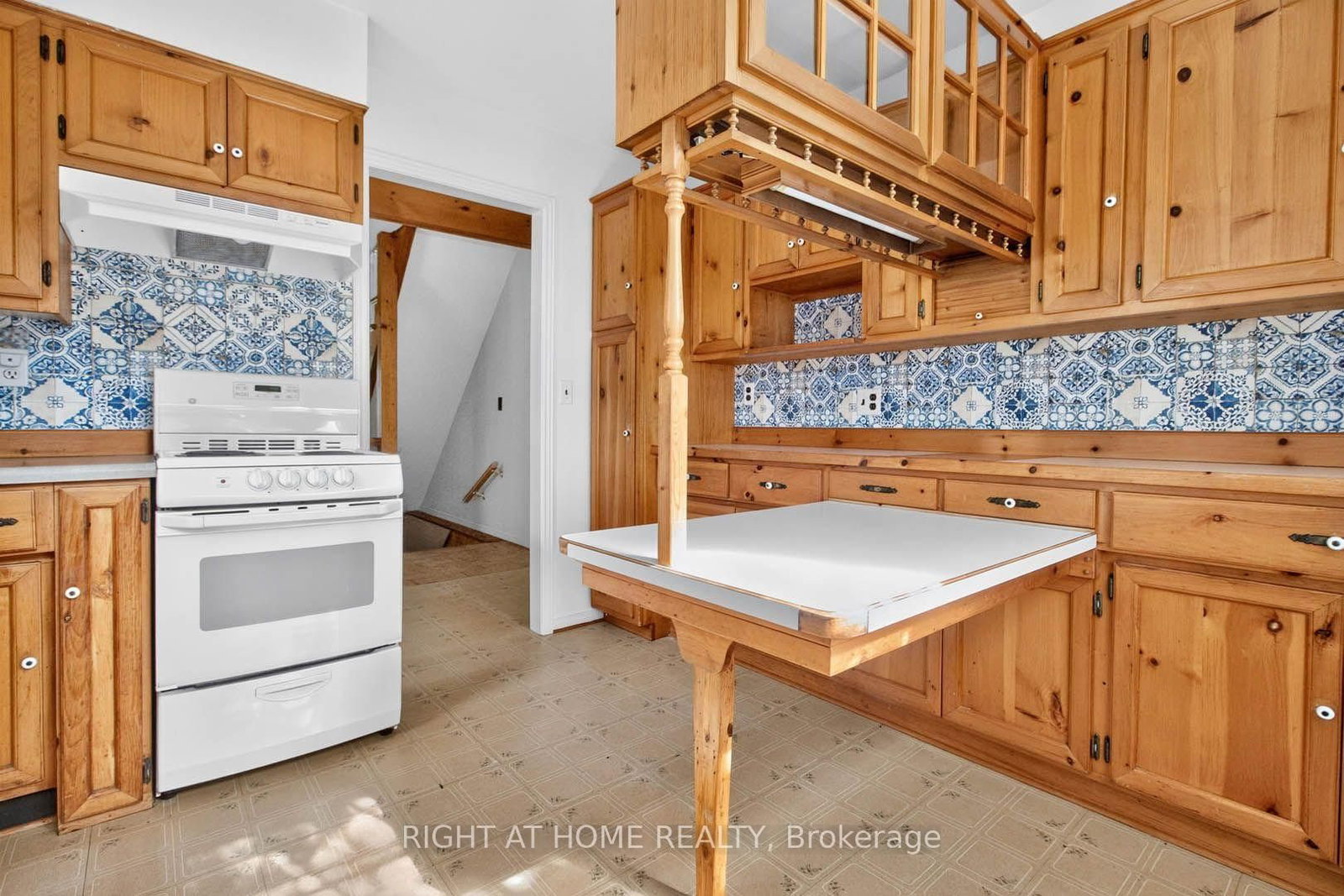 8 Amelia Street • Brant, ON photo 10