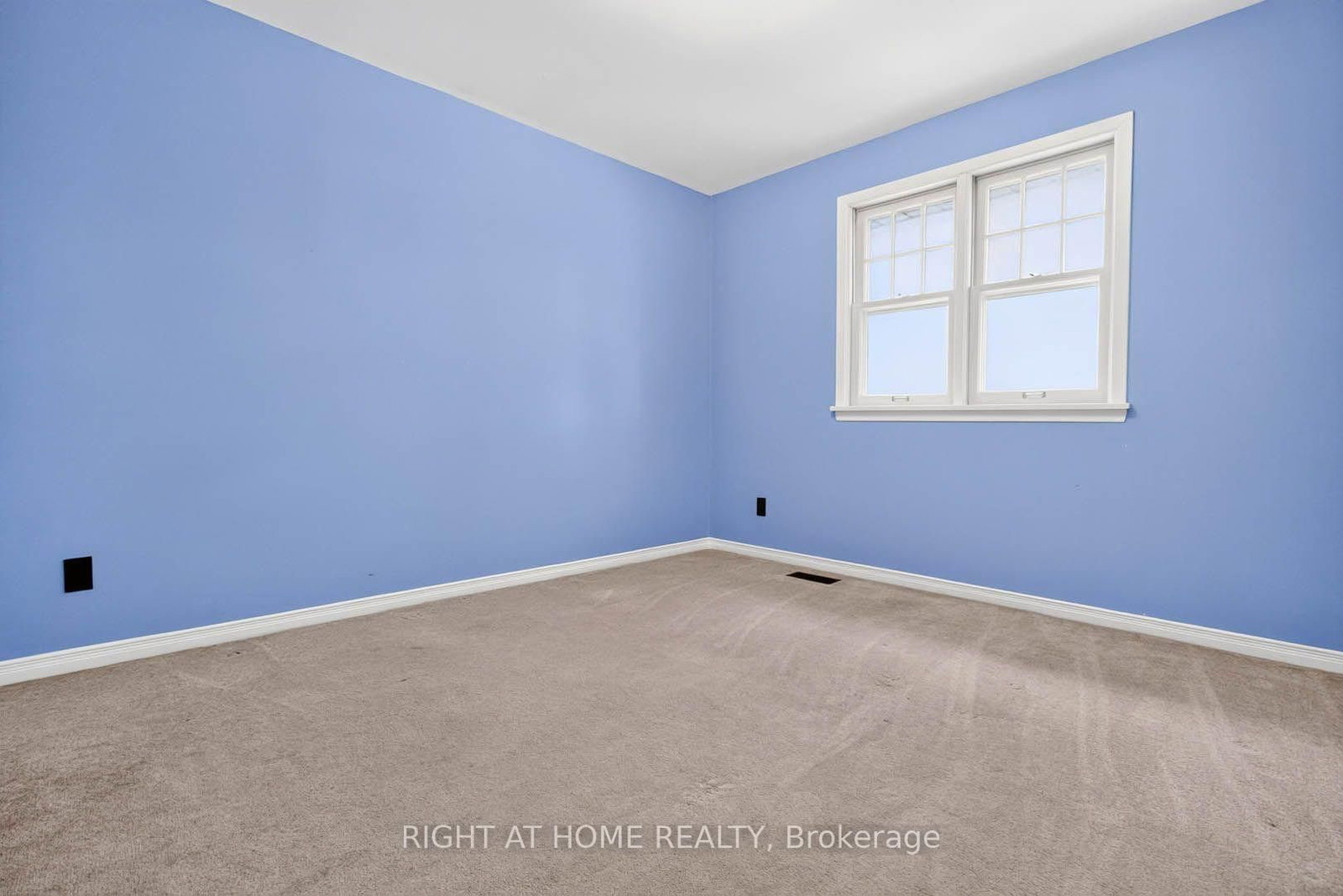 8 Amelia Street • Brant, ON photo 16