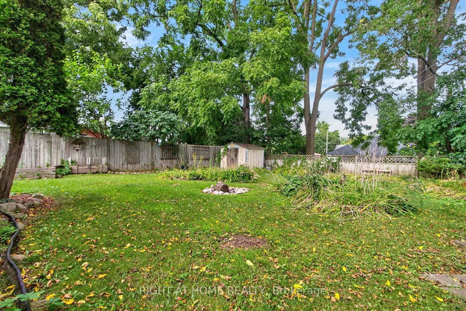 8 Amelia Street • Brant, ON photo 27