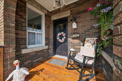 691 St Andrew Street W • Centre Wellington, ON photo 4