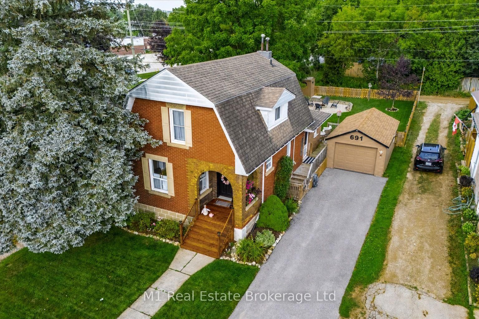 691 St Andrew Street W • Centre Wellington, ON photo 5