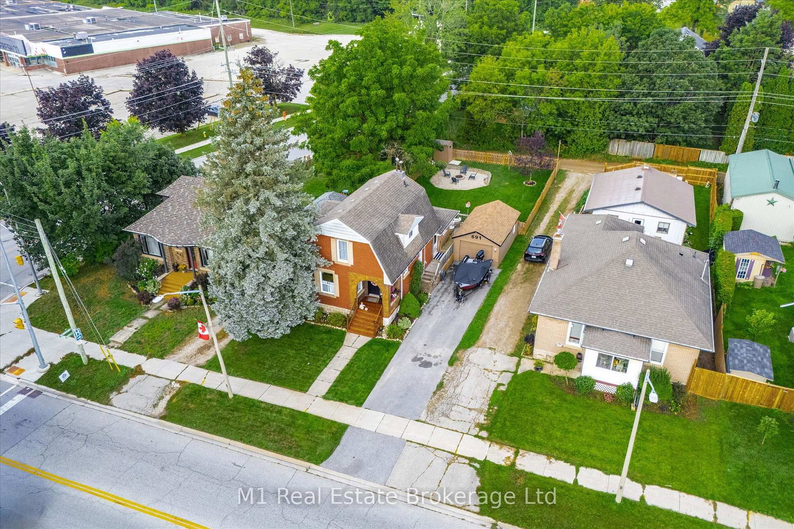 691 St Andrew Street W • Centre Wellington, ON photo 6