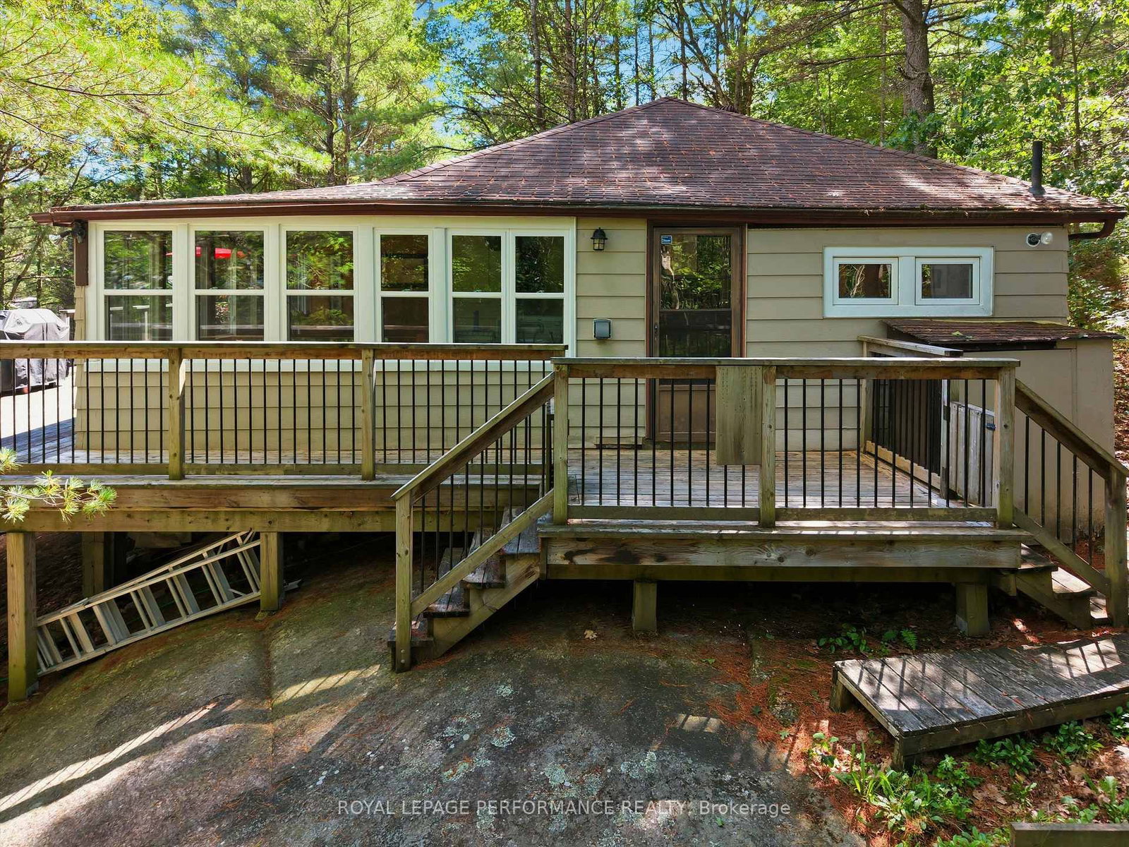 9596 Go Home Lake Shore • Georgian Bay, ON photo 3