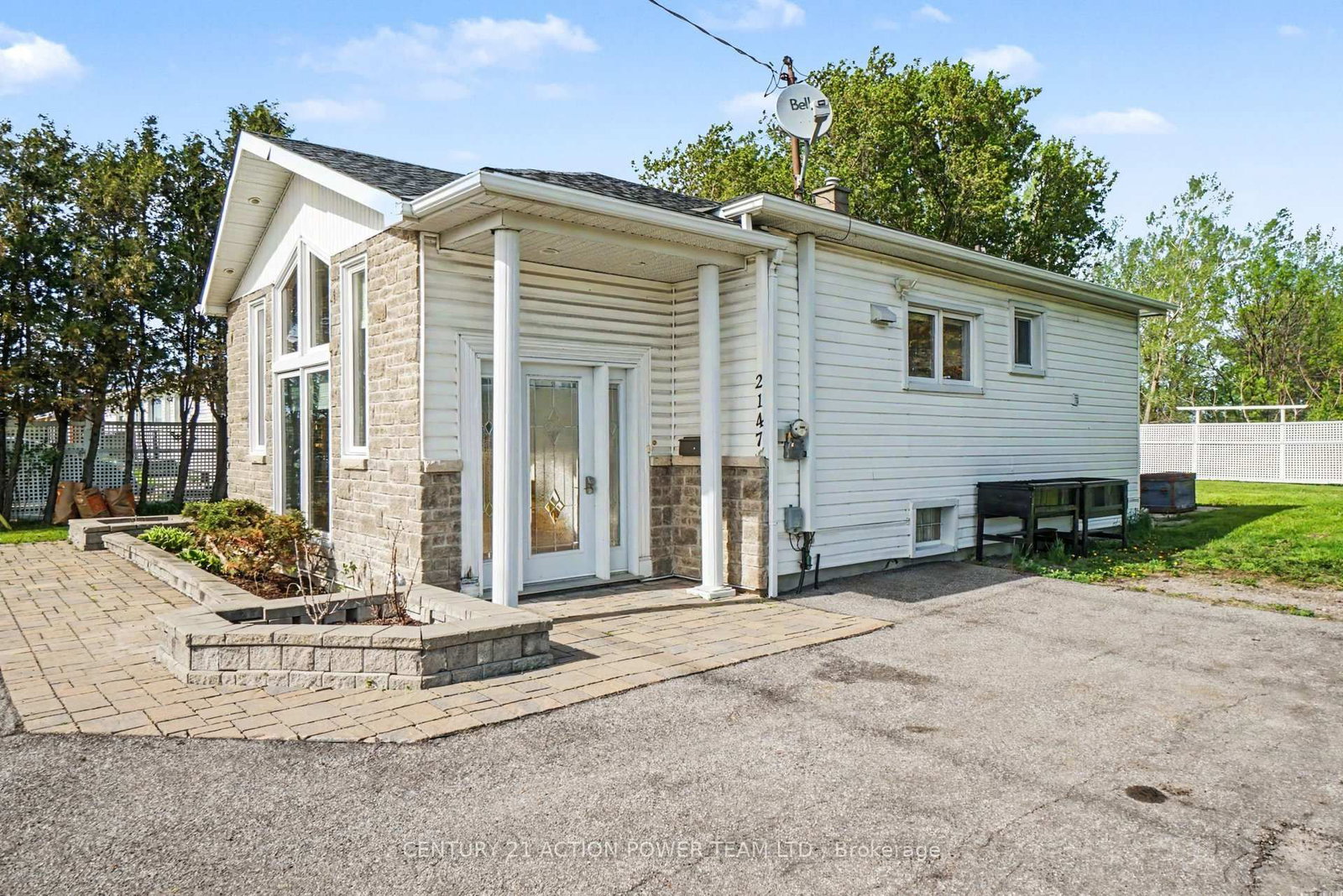 2147 Mer Bleue Road • Ottawa, ON photo 4