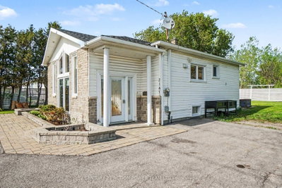 2147 Mer Bleue Road • Ottawa, ON photo 4