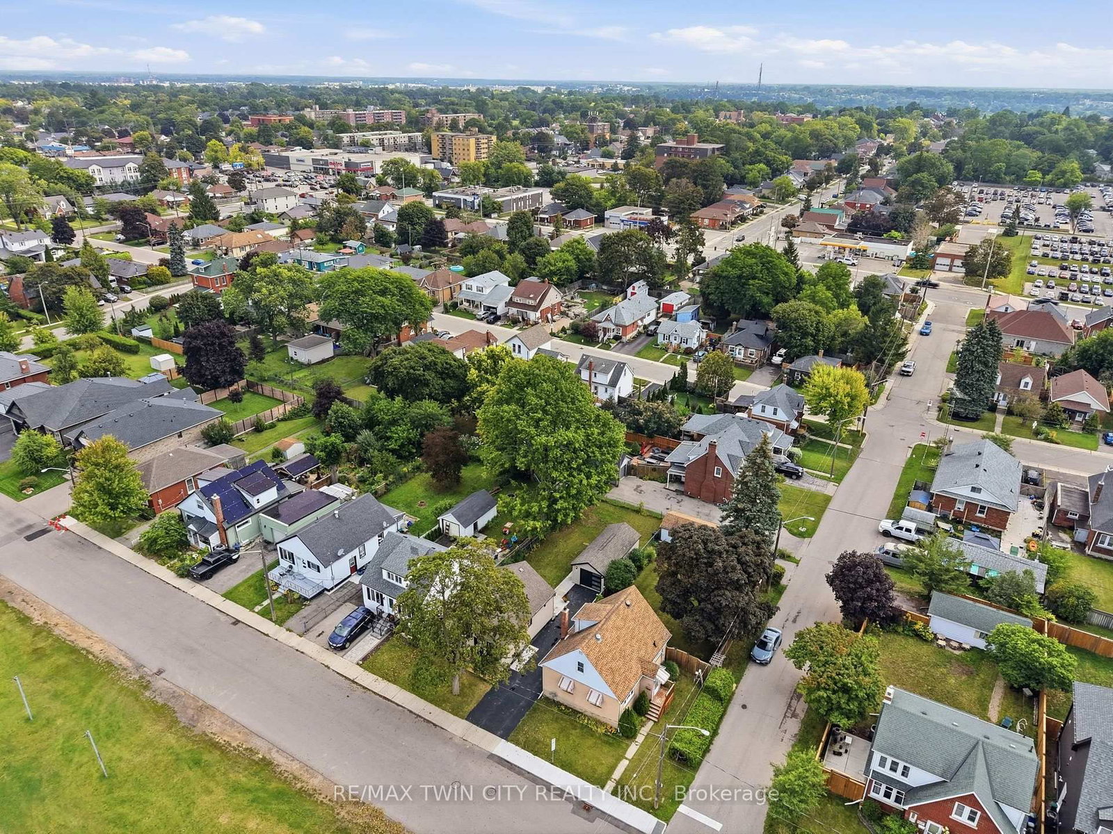 77 Abigail Avenue • Brantford, ON photo 32