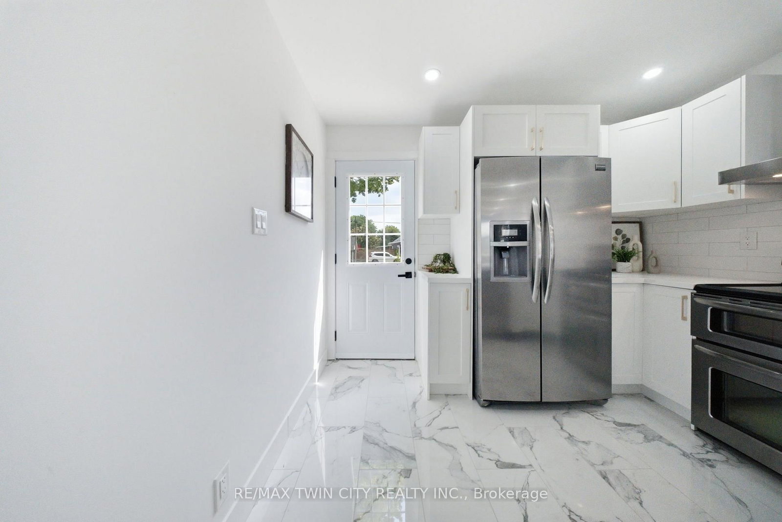 77 Abigail Avenue • Brantford, ON photo 9