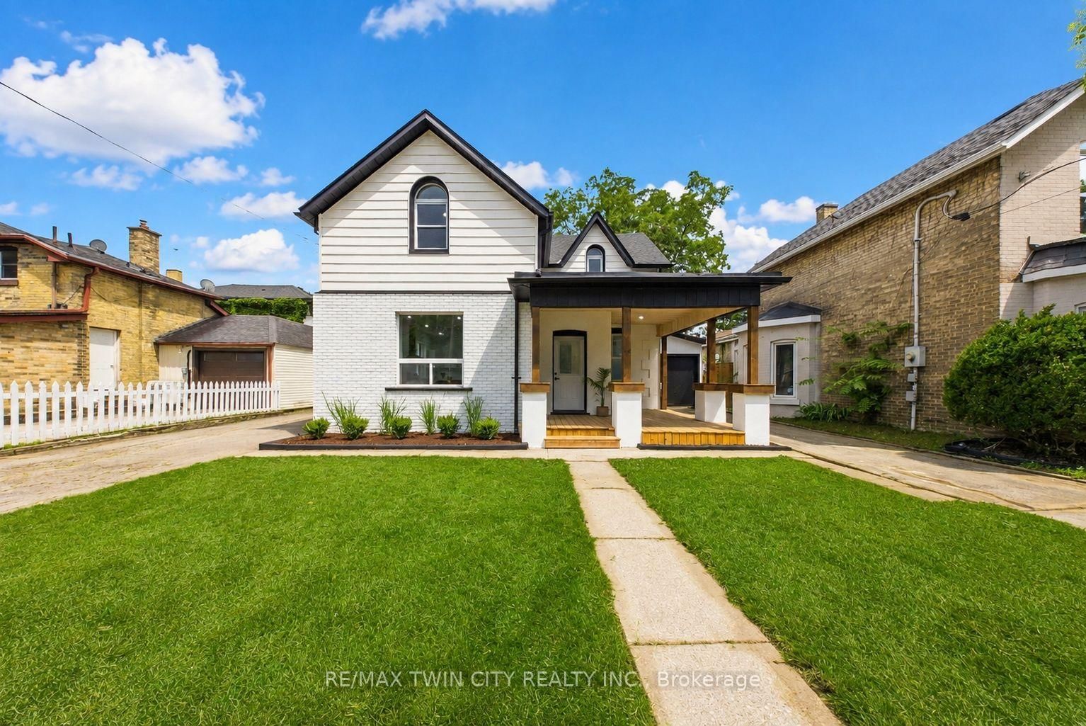 42 Peel Street • Brantford, ON photo 1
