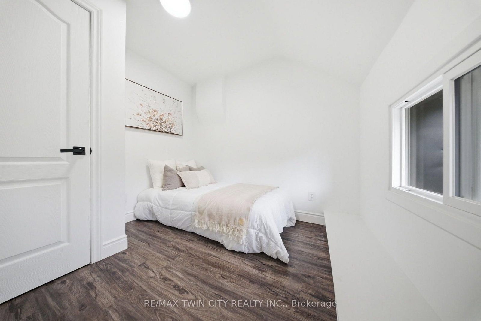 42 Peel Street • Brantford, ON photo 23