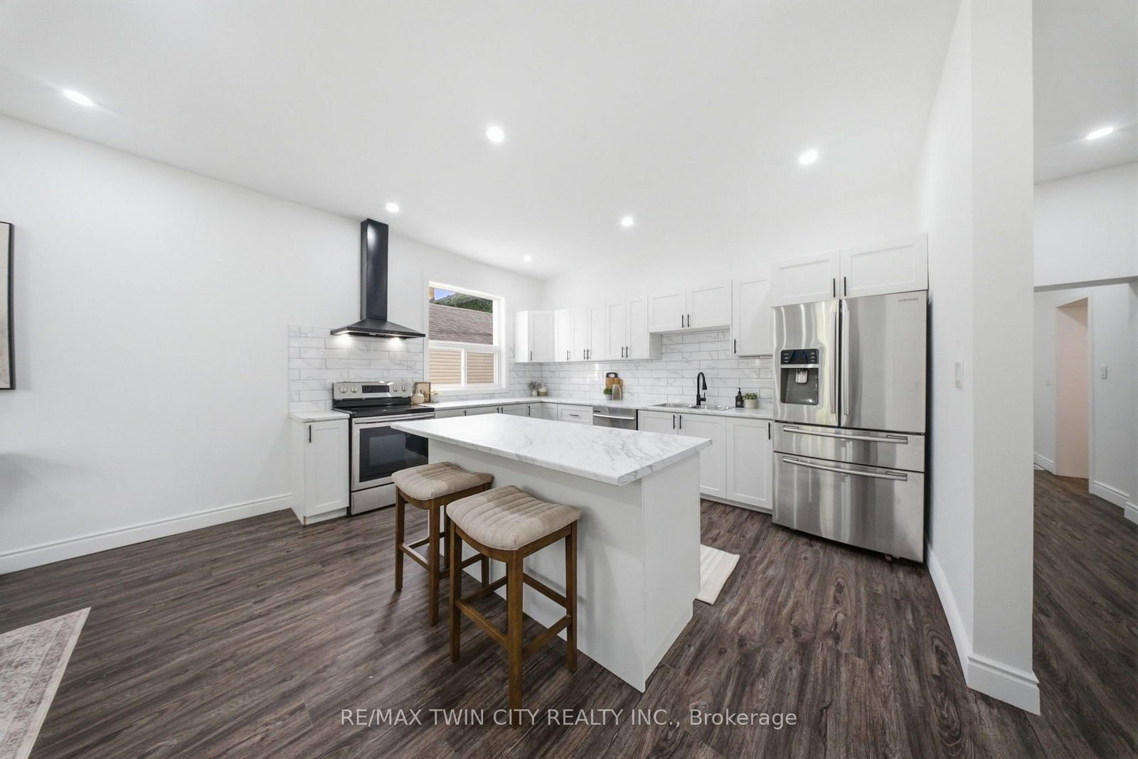 42 Peel Street • Brantford, ON photo 8