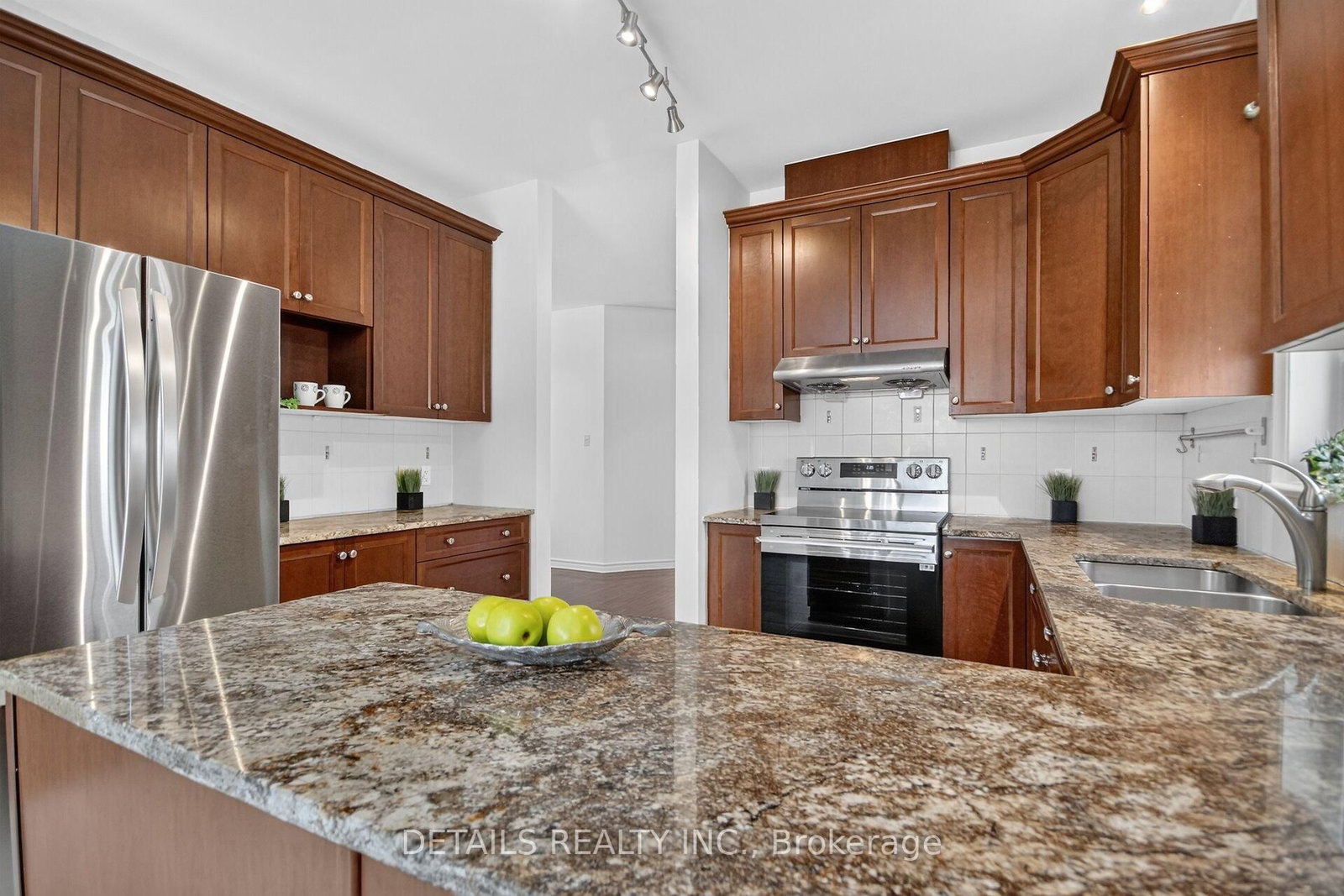 250 Flodden Way • Ottawa, ON photo 16