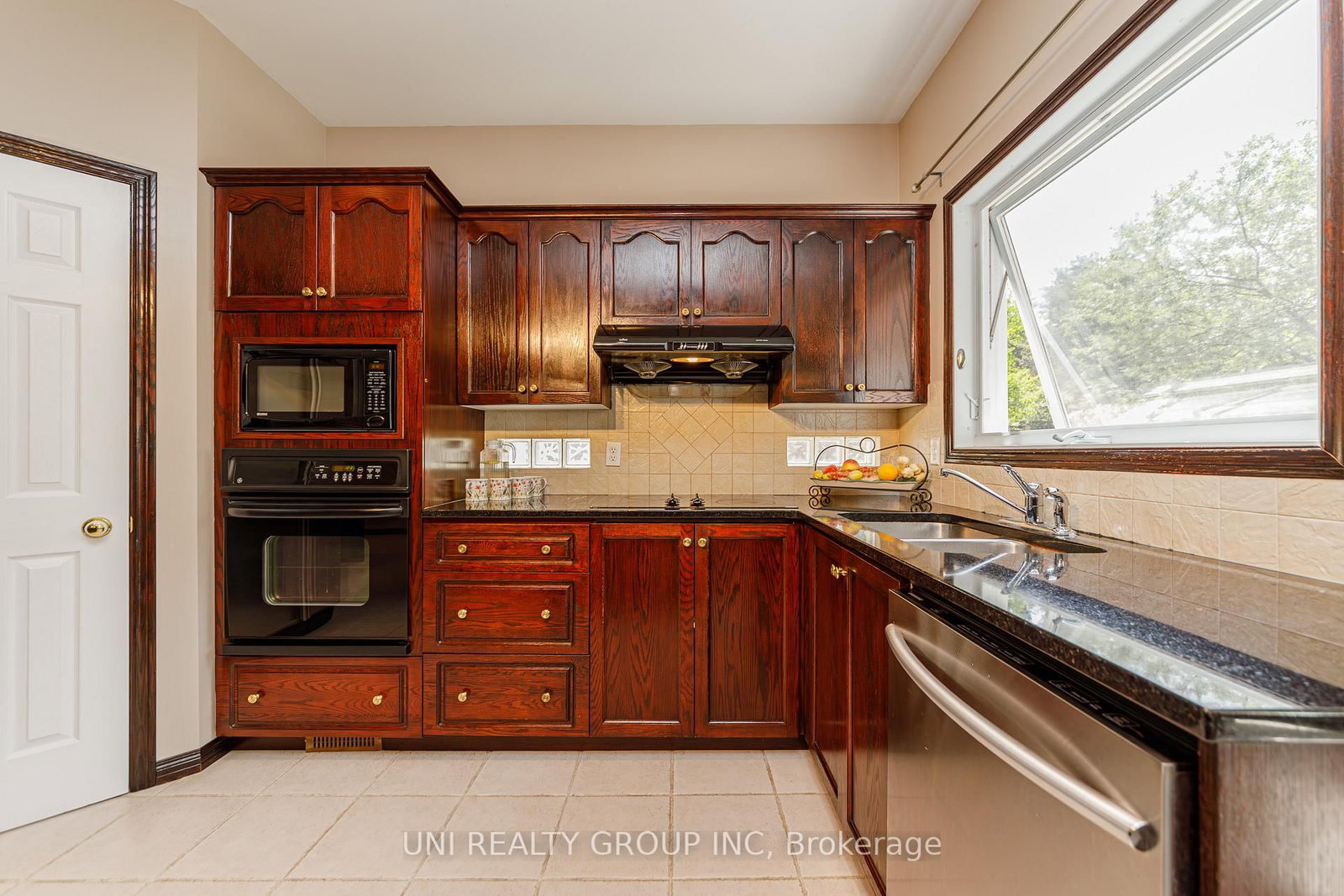 11 LANGFORD Crescent • Kanata, ON photo 14