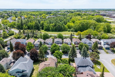 11 LANGFORD Crescent • Kanata, ON photo 3