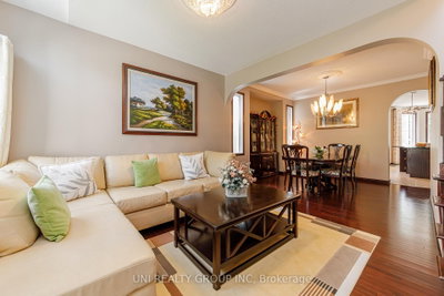 11 LANGFORD Crescent • Kanata, ON photo 6