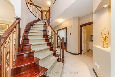 11 LANGFORD Crescent • Kanata, ON photo 9