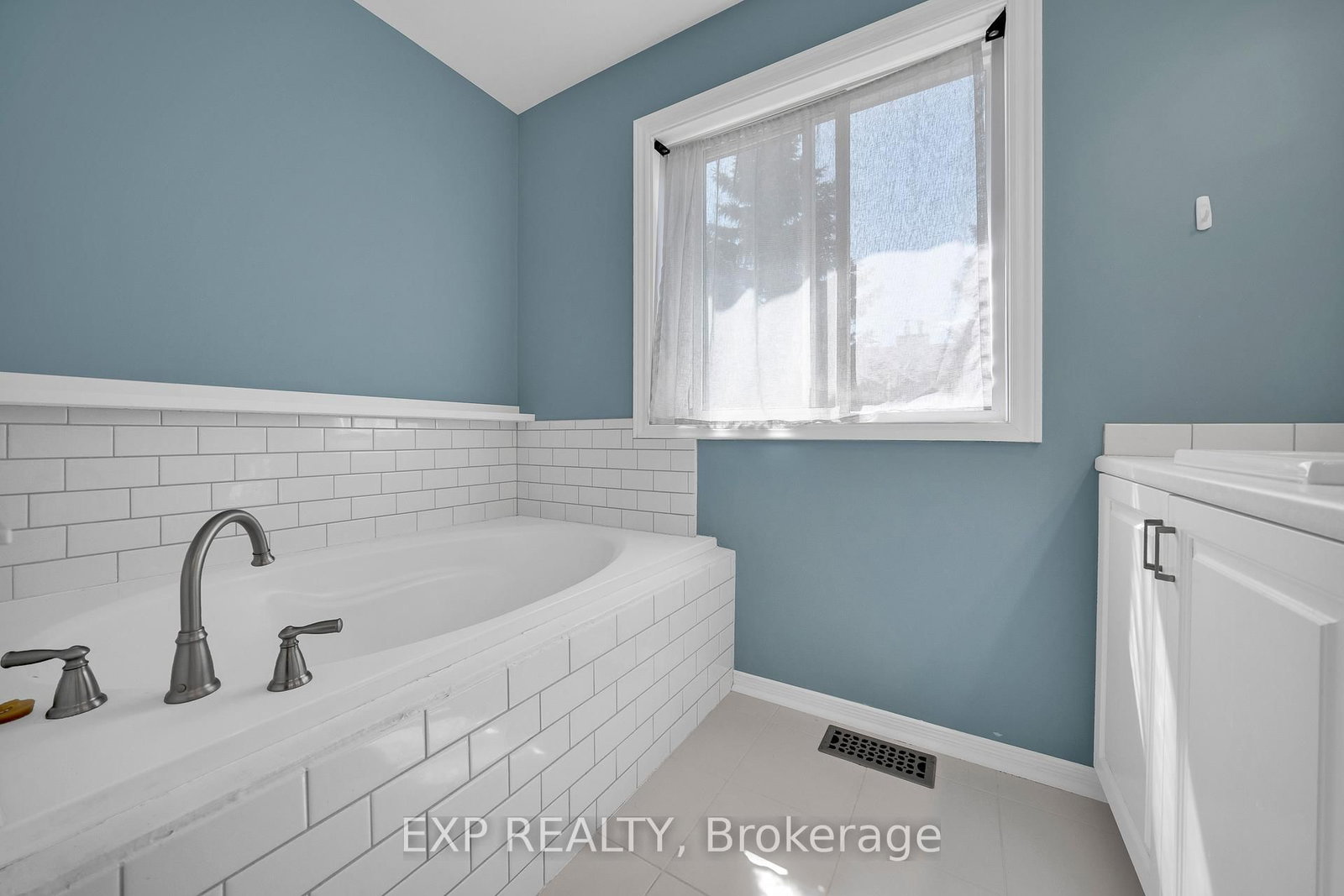 34 Stonebriar Drive • Ottawa, ON photo 23