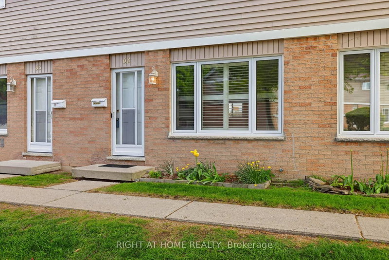 62 - 320 Westminster Avenue