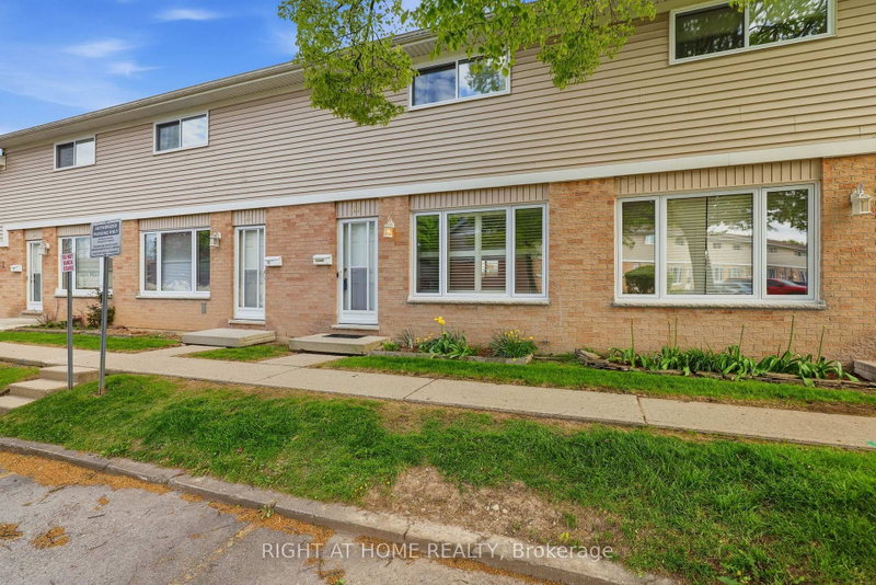62 - 320 Westminster Avenue
