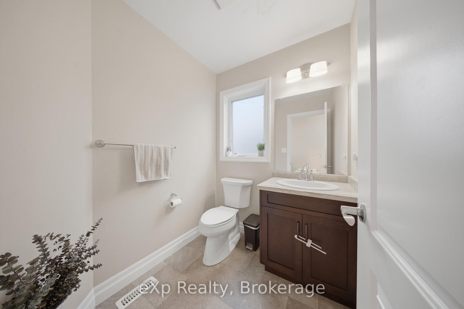 300 Hutton Street E • North Perth, ON photo 5