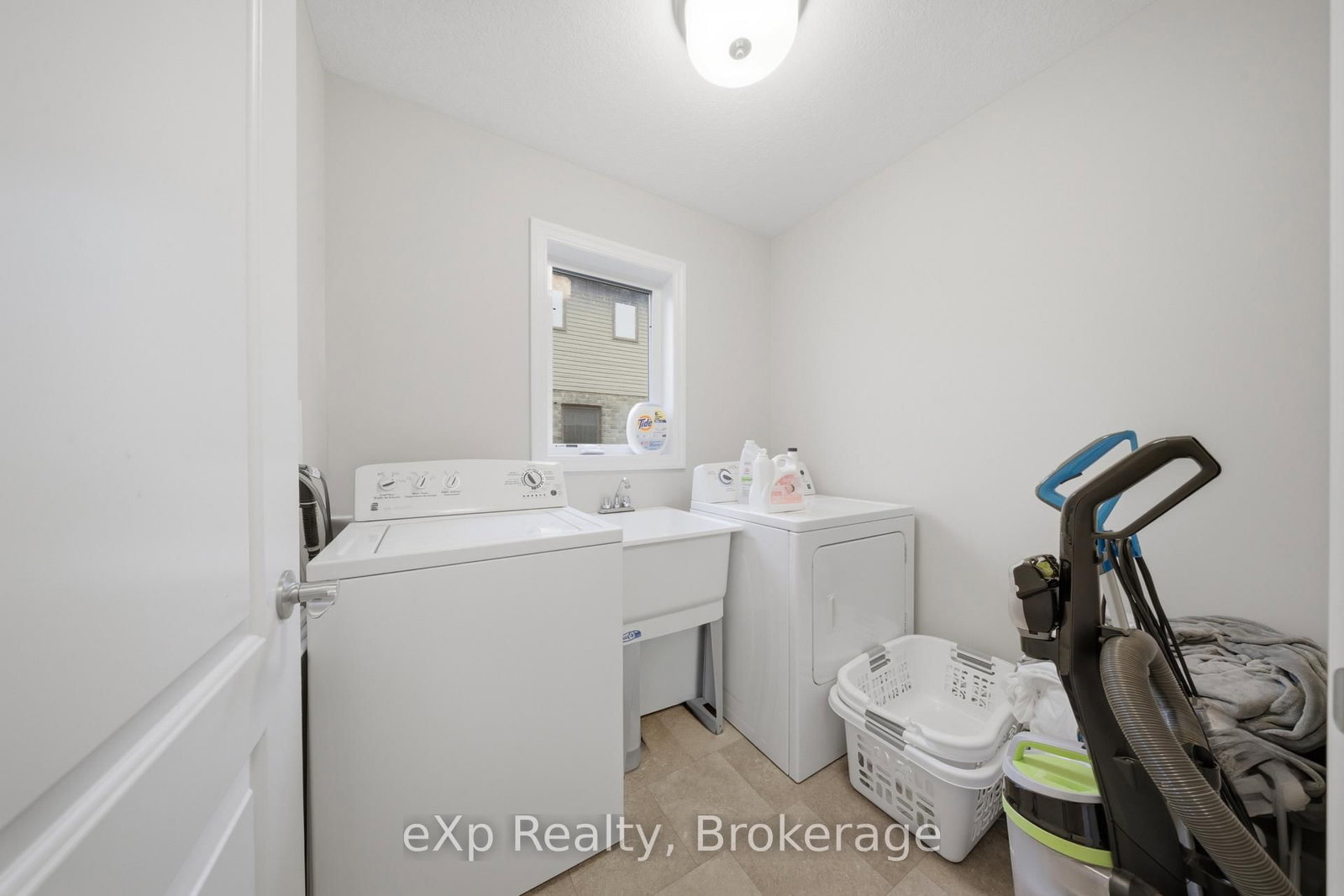 300 Hutton Street E • North Perth, ON photo 6