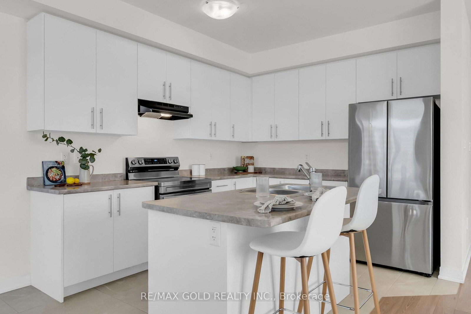 25 Heritage Way • Thorold, ON photo 13