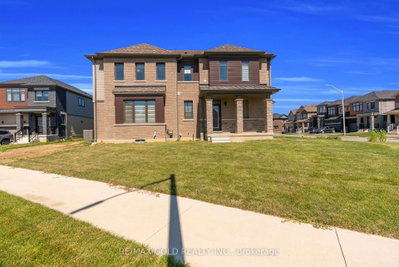 25 Heritage Way • Thorold, ON photo 2