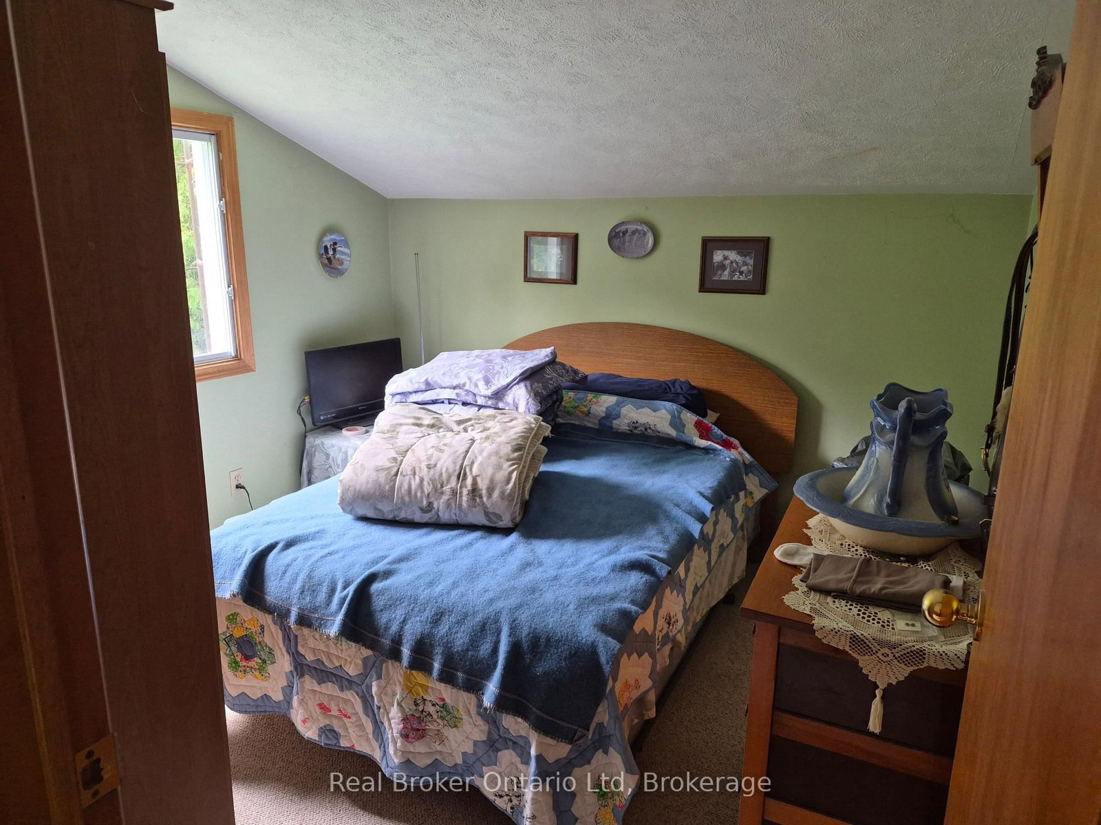 775522 HIGHWAY 10 Highway S • West Grey, ON photo 14
