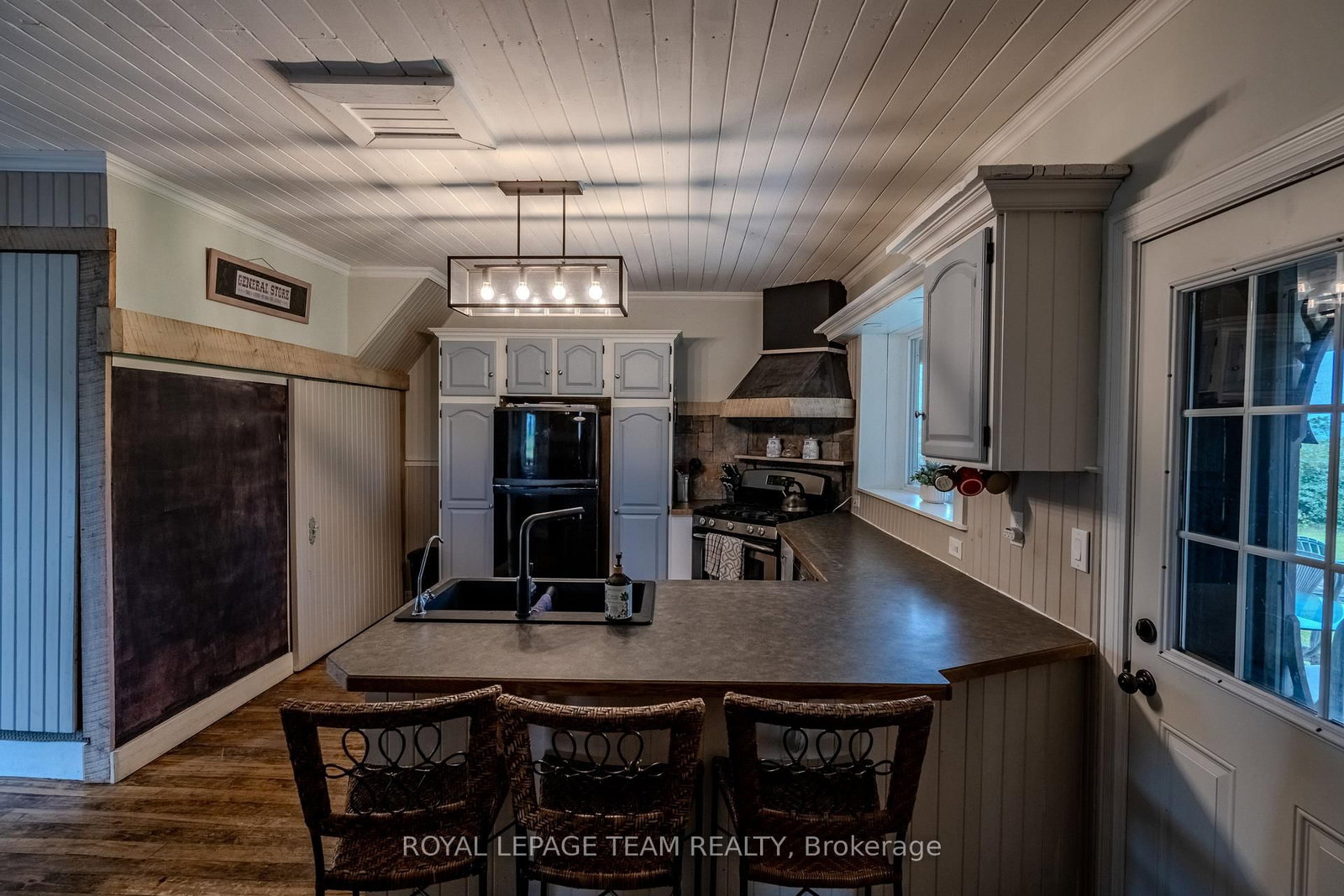 3570 Dunrobin Road • Ottawa, ON photo 11