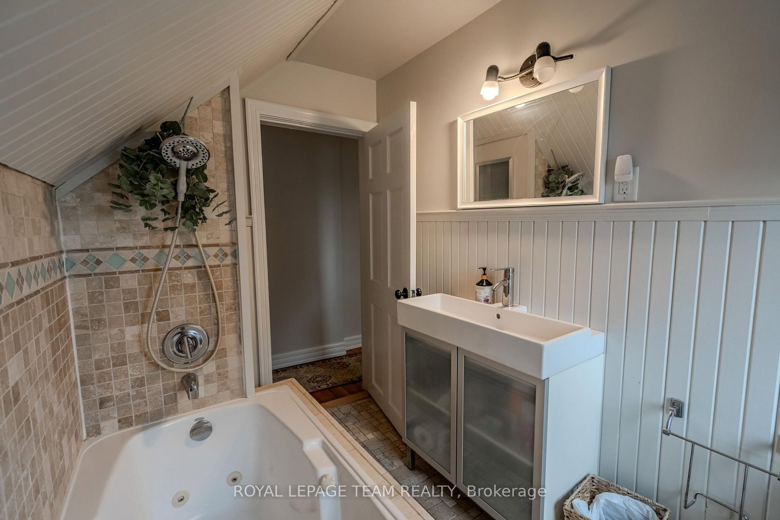 3570 Dunrobin Road • Ottawa, ON photo 23