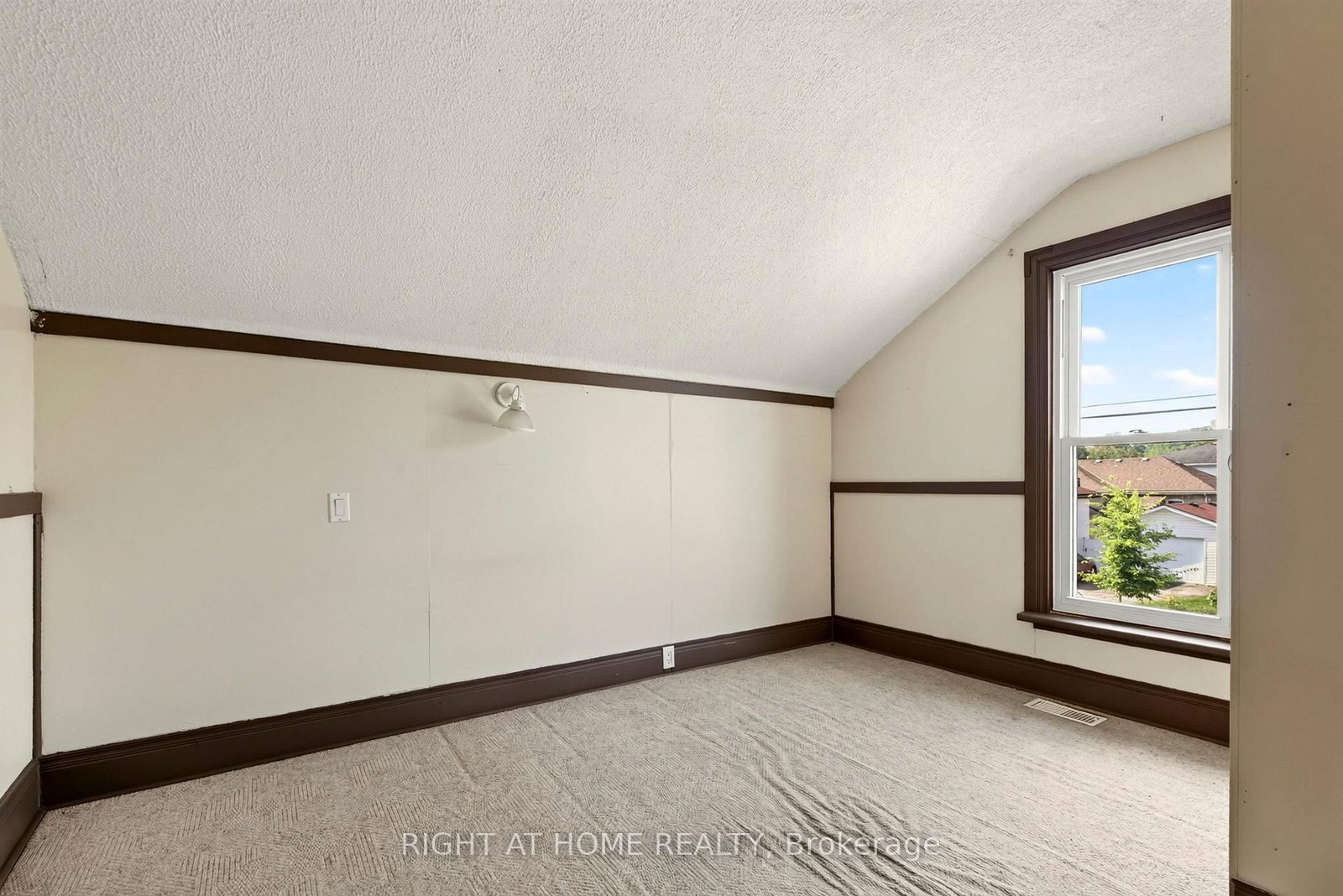 134 Catharine Avenue • Brantford, ON photo 24