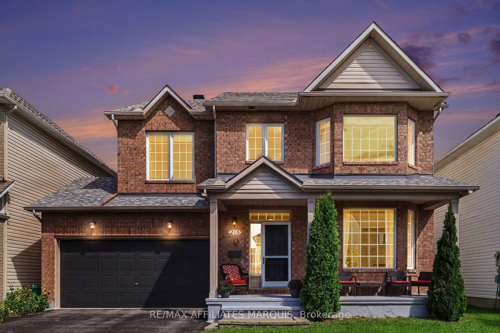Front view of 218 Annapolis Circle, Ottawa