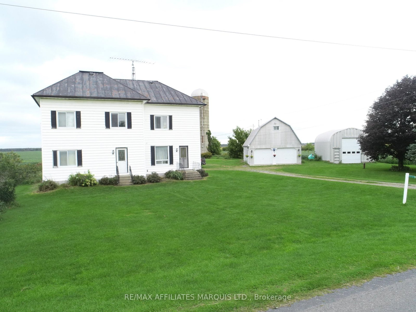16767 Eighth Road • North Stormont, ON photo 1