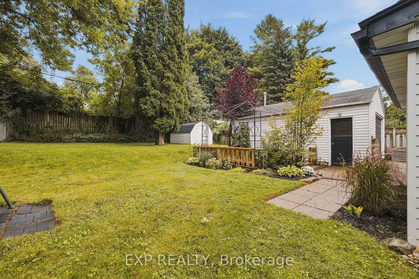 104 Kensington Street • Guelph, ON photo 34