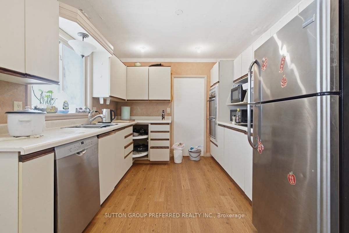 2 Ruskin Court • London North, ON photo 15