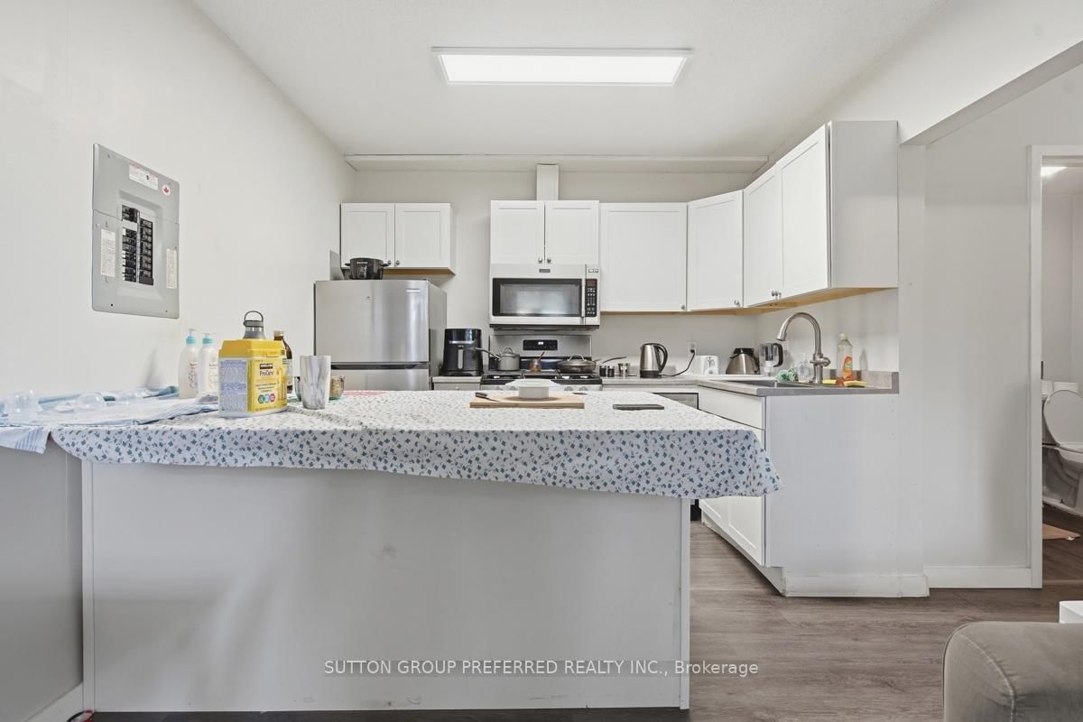 2 Ruskin Court • London North, ON photo 32